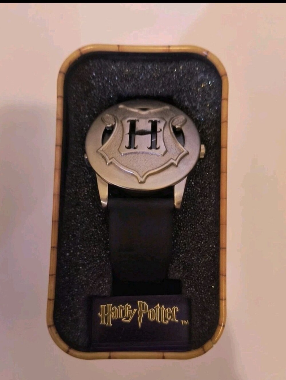 Vintage 2001 Harry Potter Hogwarts Crest Flip Top Watch Magical Timepiece Tin